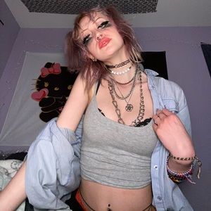 Meet your Posher, Olivia